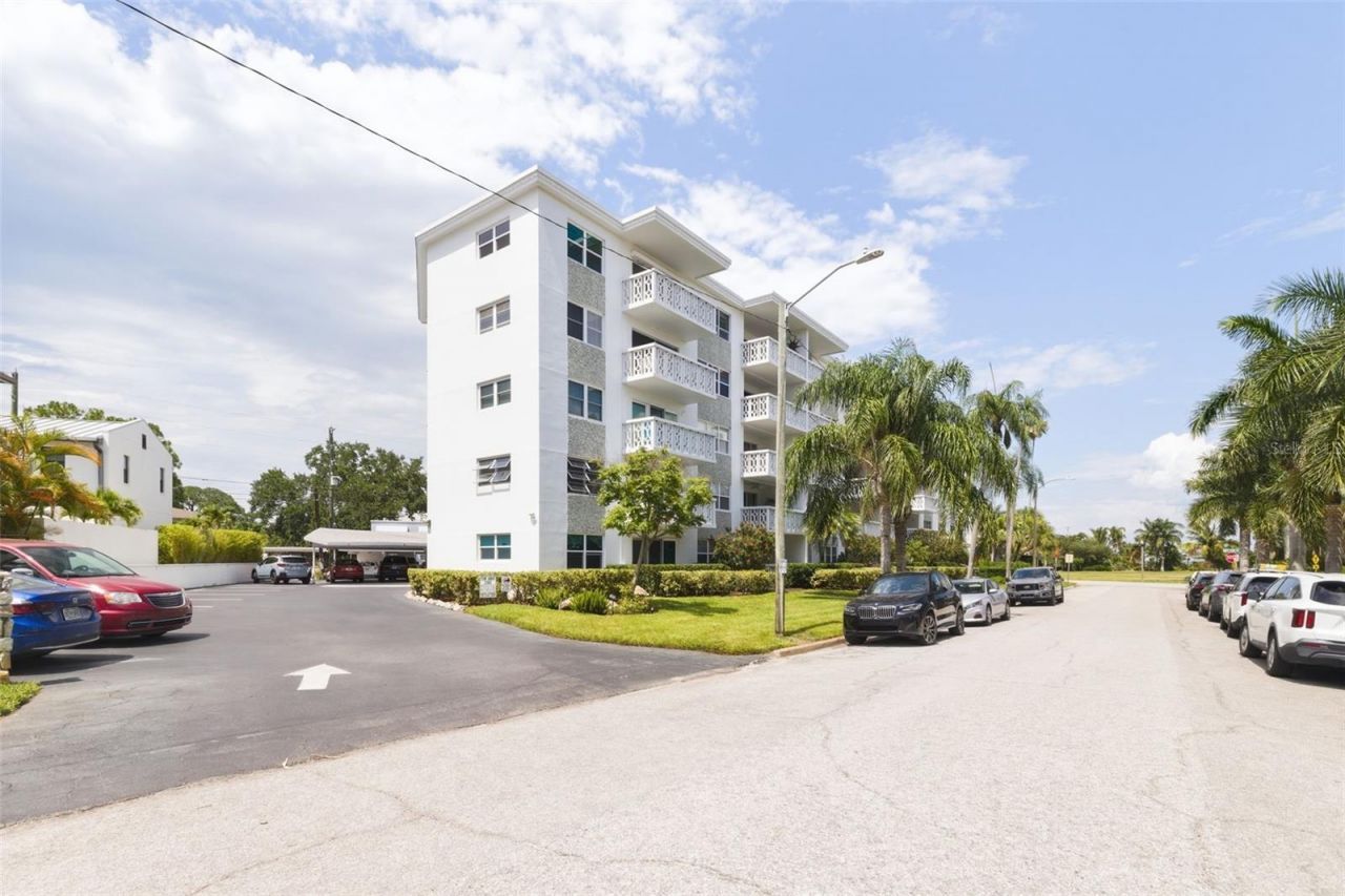 1100 N Shore Drive Ne, Unit 304, Saint Petersburg, FL 33701 Photo