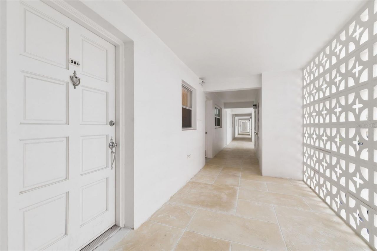 1100 N Shore Drive Ne, Unit 304, Saint Petersburg, FL 33701 Photo
