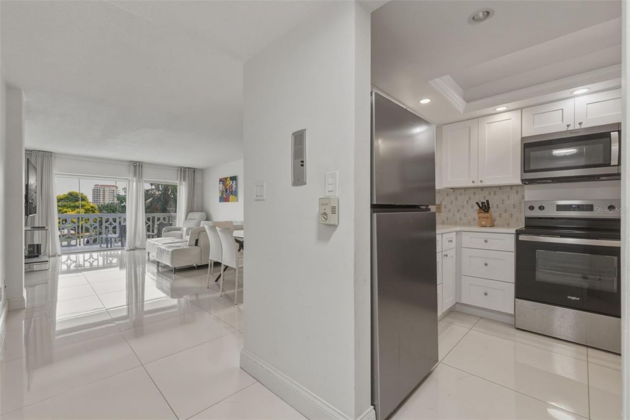 1100 N Shore Drive Ne, Unit 304, Saint Petersburg, FL 33701 Photo