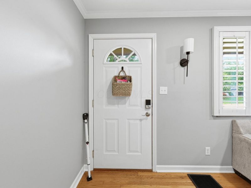 361 E Stafford Avenue , Columbus, OH 43085 Photo 5