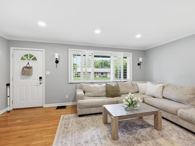 361 E Stafford Avenue , Columbus, OH 43085 Photo 7