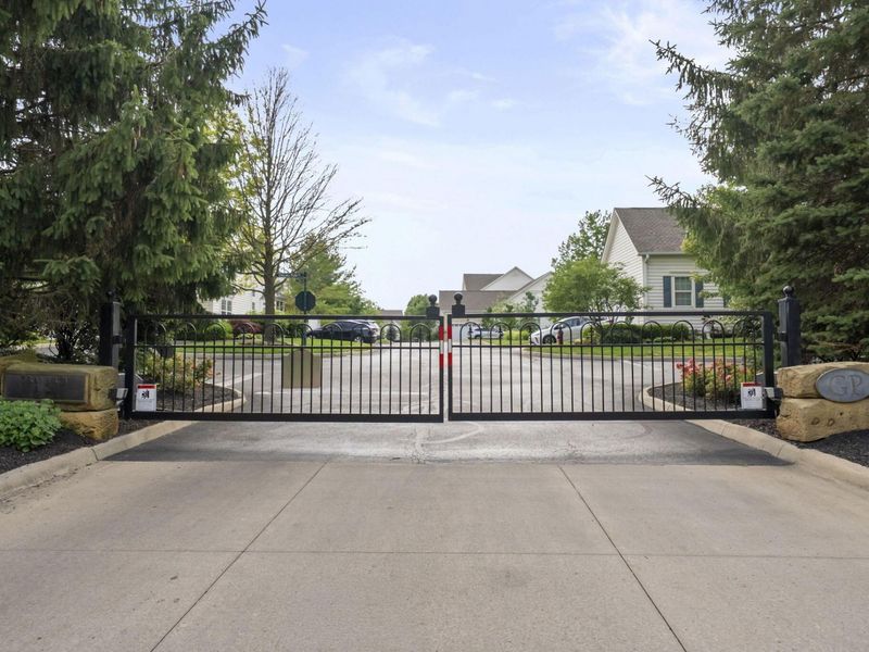 5525 Chelsea Park Drive , Dublin, OH 43016 Photo 2