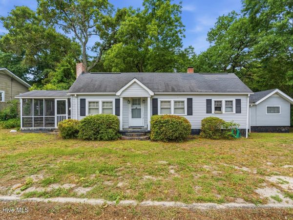 704 E Hamlet Avenue , Hamlet, NC 28345