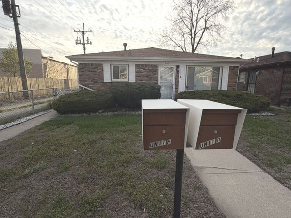 460 Hoxie Avenue, Unit R, Calumet City, IL 60409
