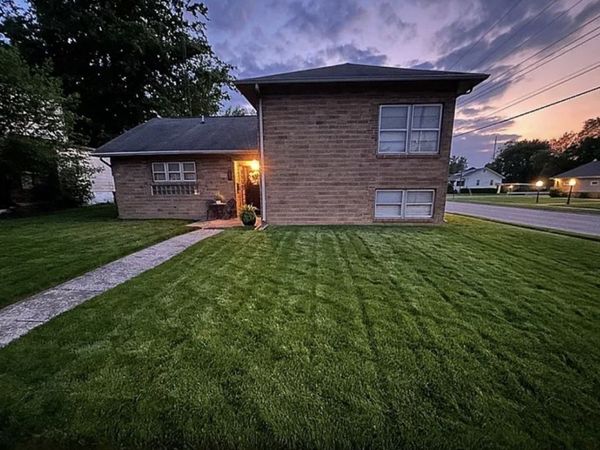 107 Mill Street , Benton, IL 62812
