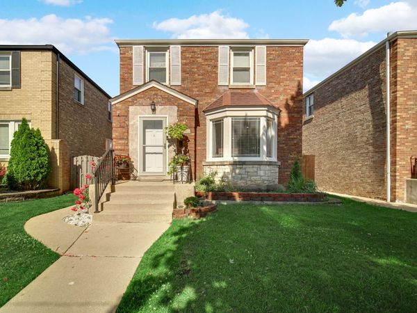 2910 N Neva Avenue , Chicago, IL 60634
