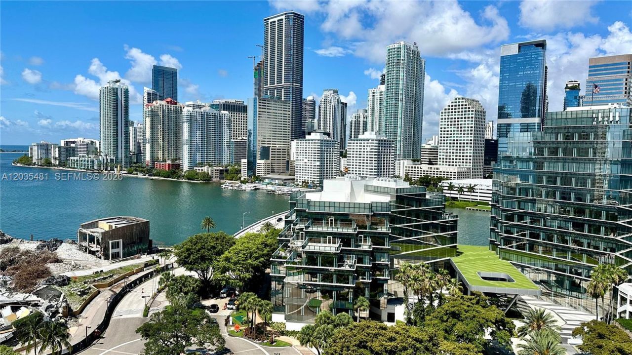 520 SE Brickell Key Dr, Unit A1615, Miami, FL 33131 Photo
