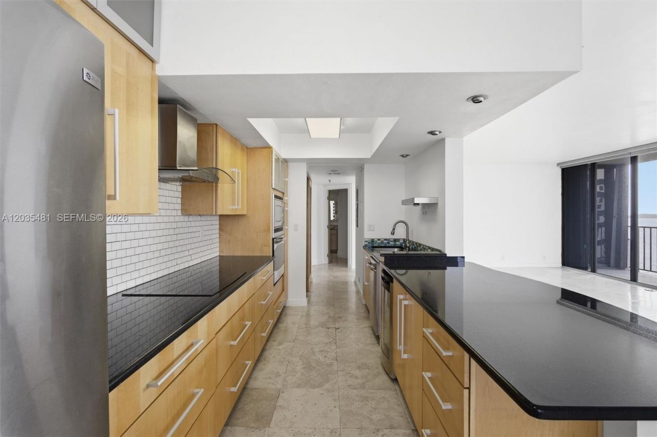 520 SE Brickell Key Dr, Unit A1615, Miami, FL 33131 Photo
