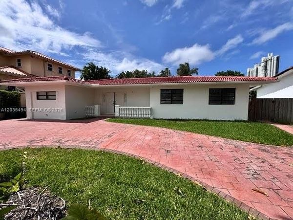 215 187th St , Sunny Isles Beach, FL 33160