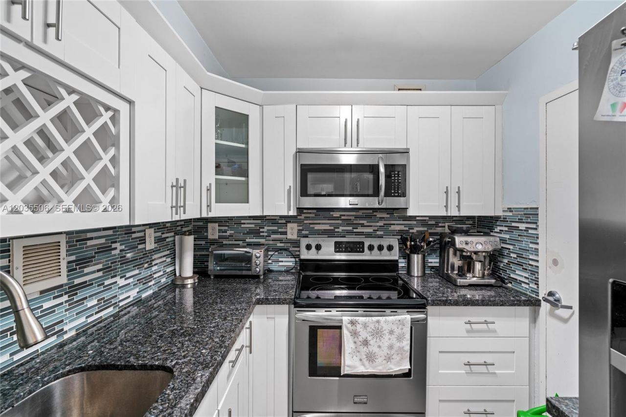 1000 West Ave , Unit 308, Miami Beach, FL 33139 Photo