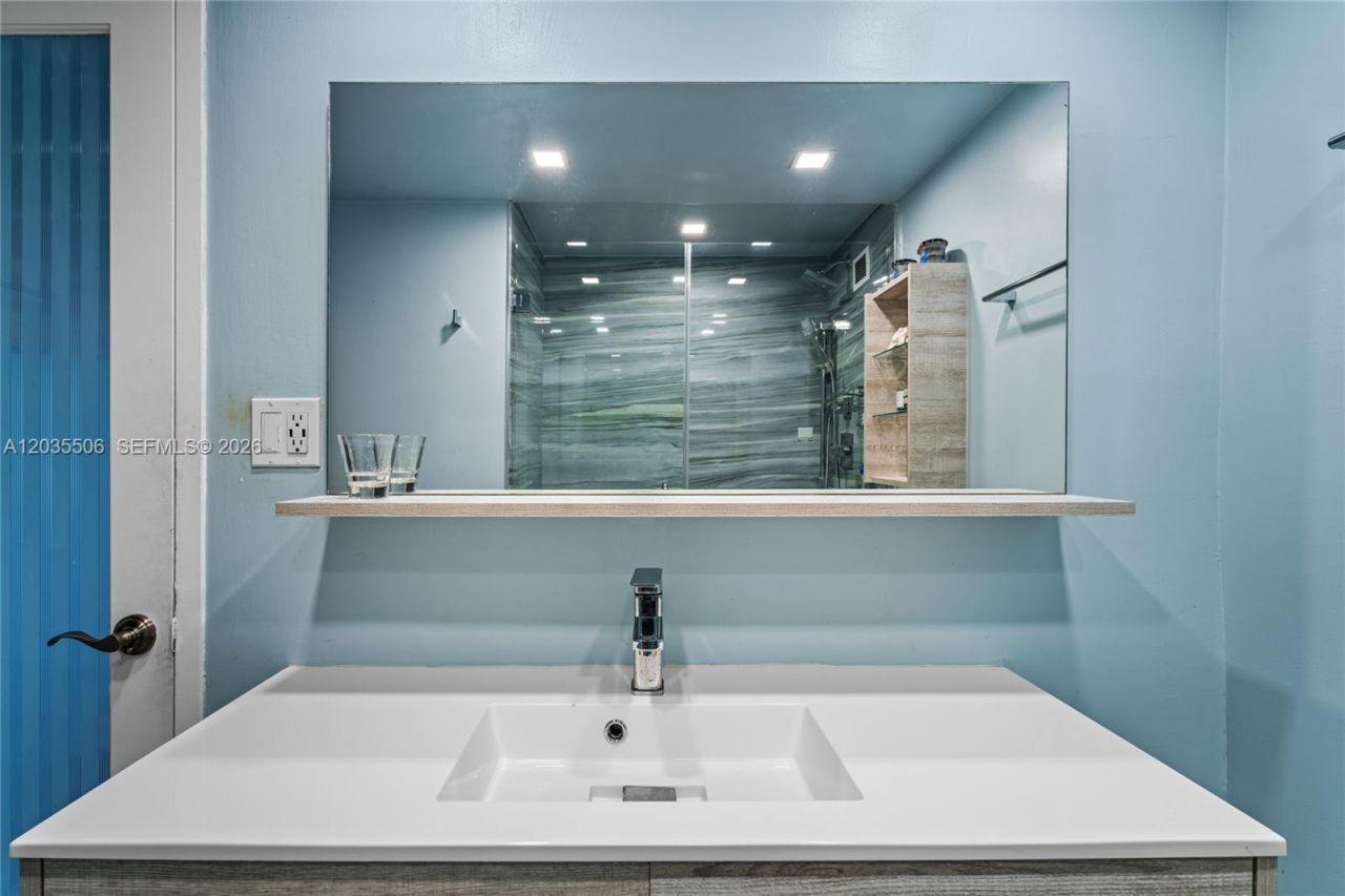 1000 West Ave , Unit 308, Miami Beach, FL 33139 Photo
