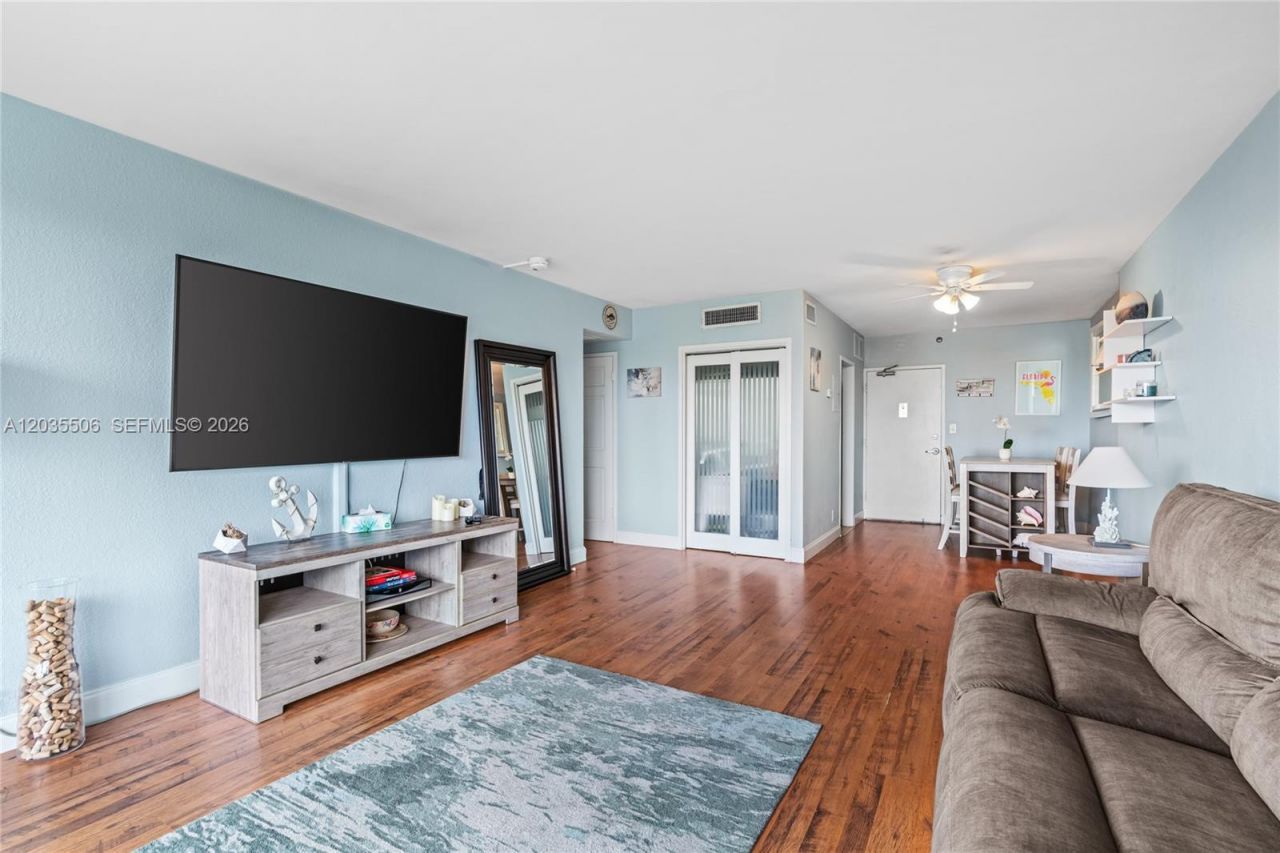 1000 West Ave , Unit 308, Miami Beach, FL 33139 Photo