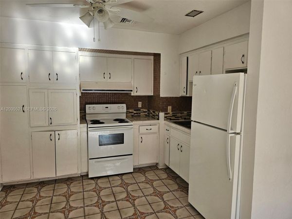 709 NE 4th Ct , Unit 6, Hallandale Beach, FL 33009