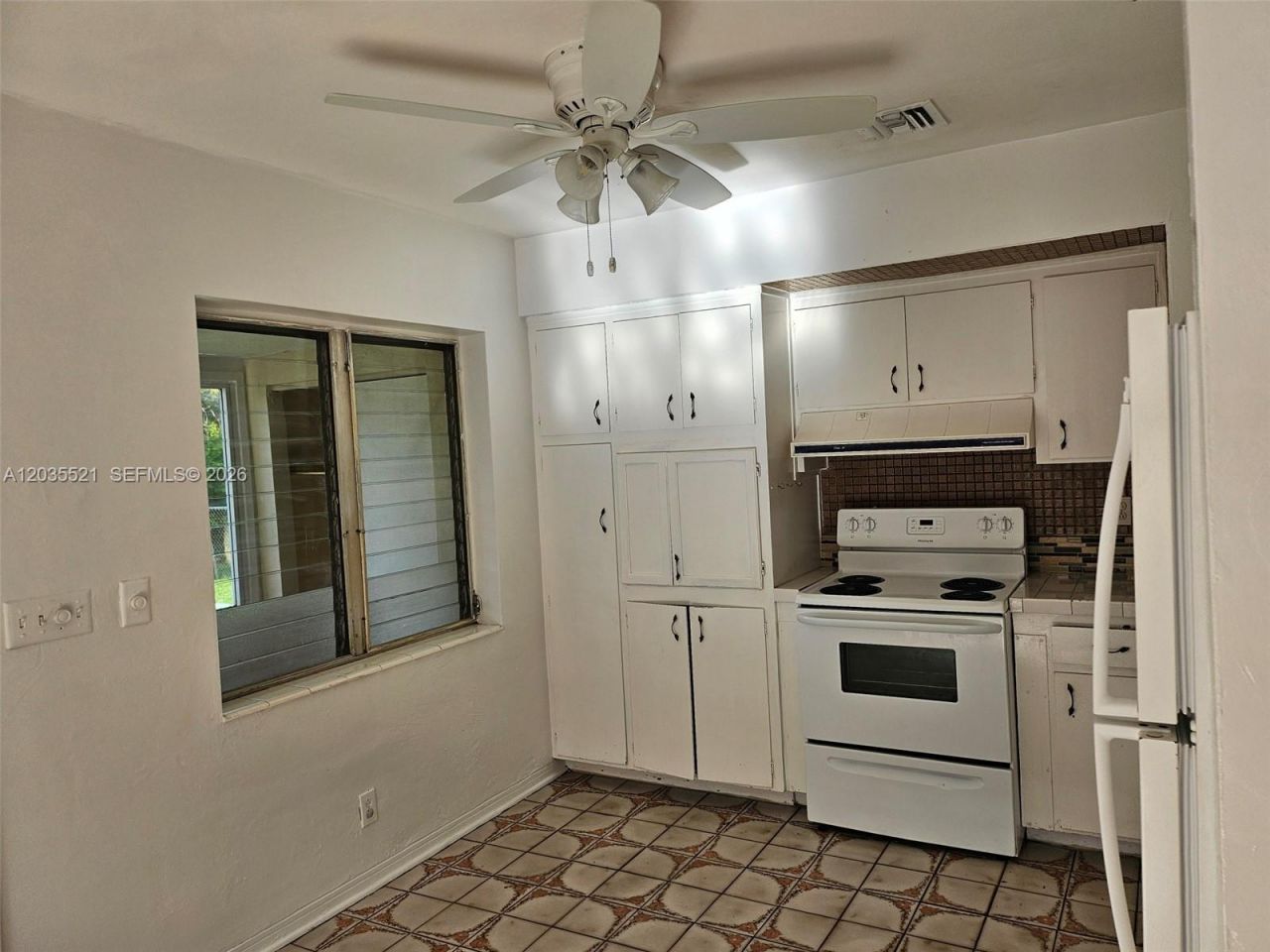709 NE 4th Ct , Unit 6, Hallandale Beach, FL 33009 Photo