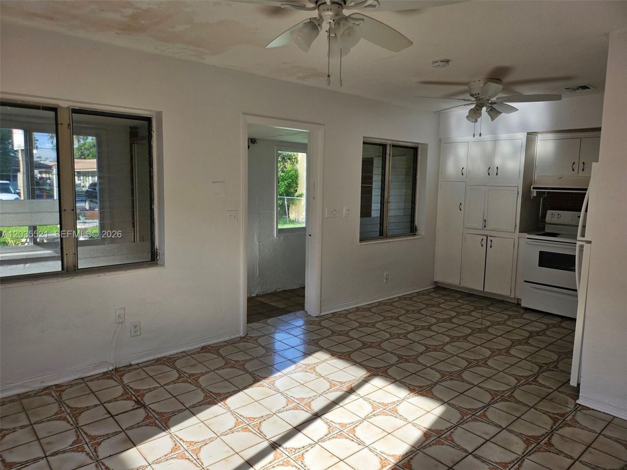 709 NE 4th Ct , Unit 6, Hallandale Beach, FL 33009 Photo