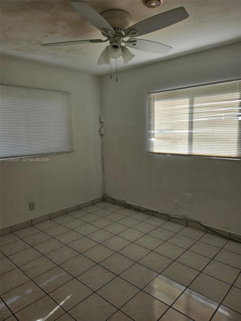709 NE 4th Ct , Unit 6, Hallandale Beach, FL 33009 Photo