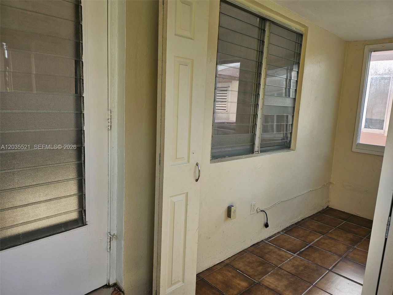 709 NE 4th Ct , Unit 6, Hallandale Beach, FL 33009 Photo