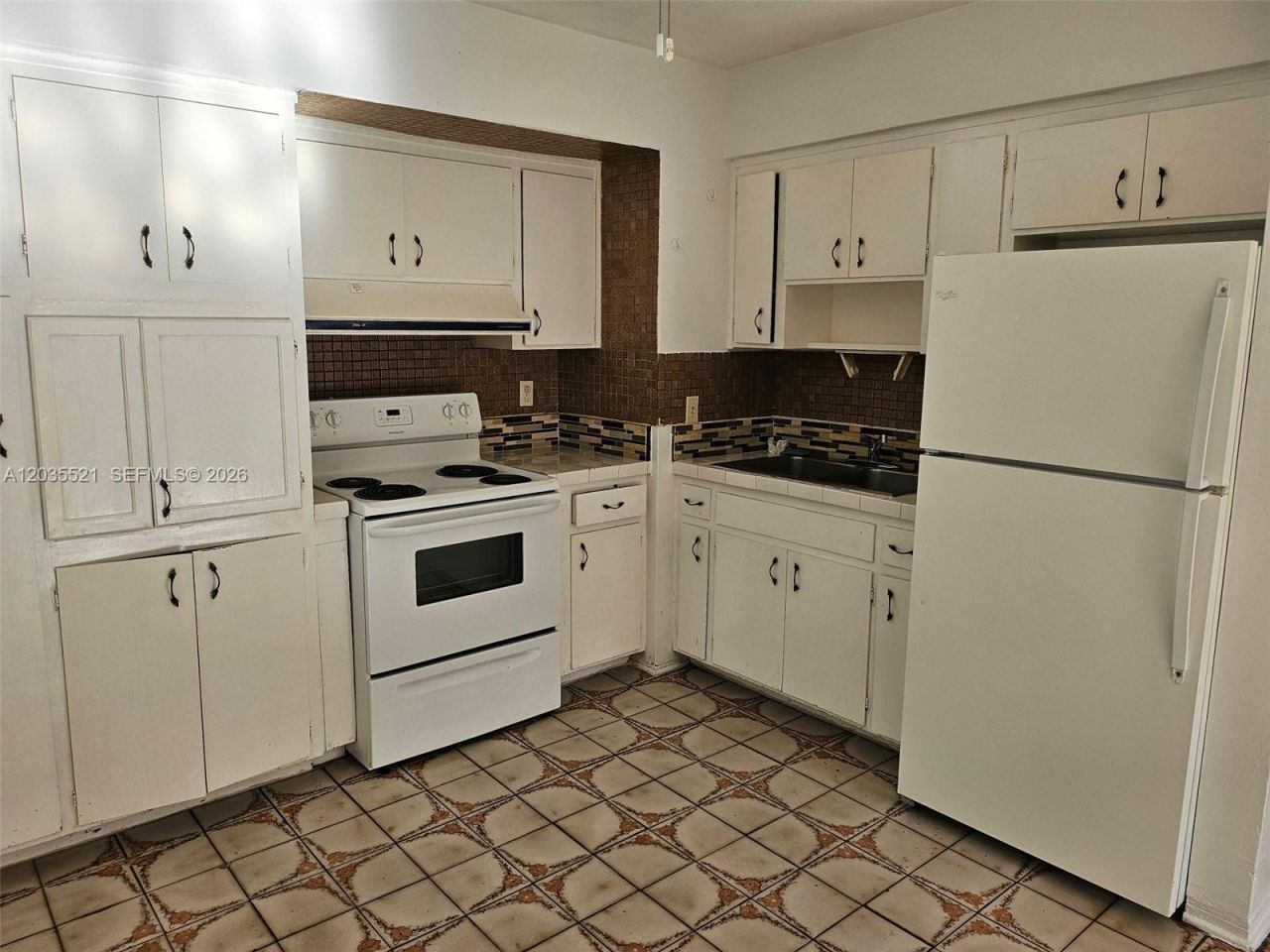 709 NE 4th Ct , Unit 6, Hallandale Beach, FL 33009 Photo