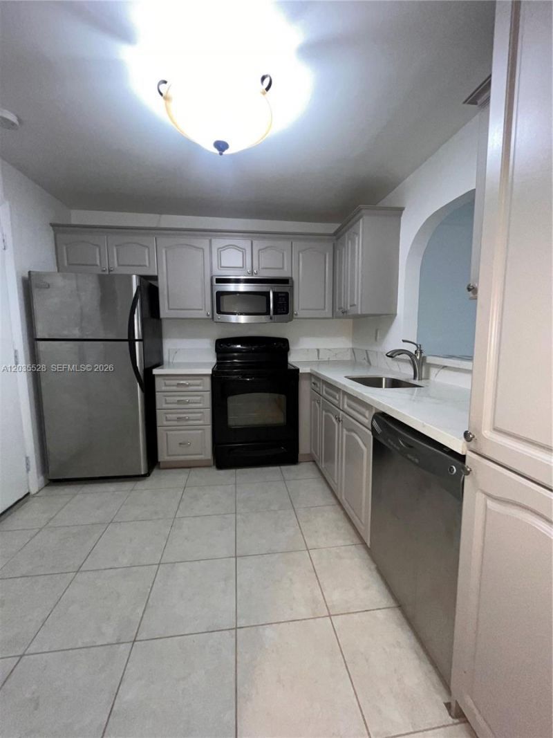 403 NW 68th Ave, Unit 206, Plantation, FL 33317 Main Photo