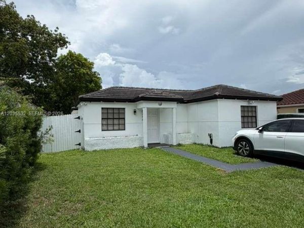 8246 SW 147th Ct , Miami, FL 33193