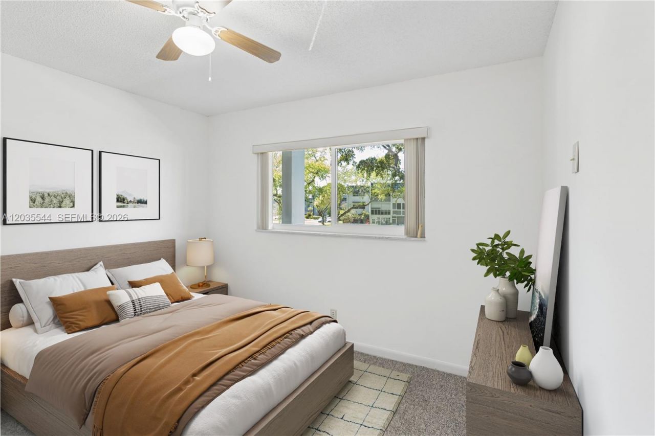 7887 Golf Cir Dr, Unit 203, Margate, FL 33063 Photo
