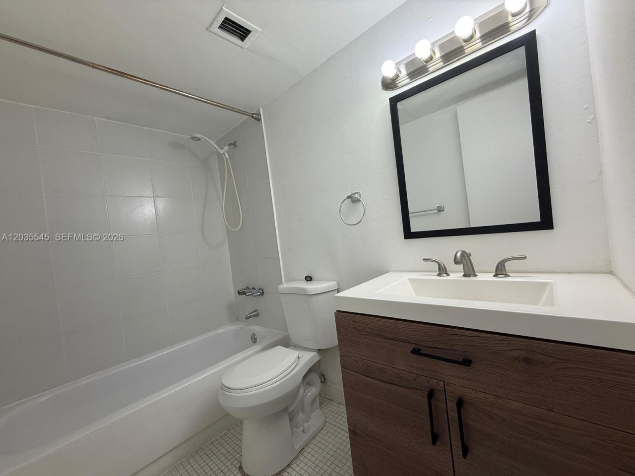 492 NW 165th Street Rd , Unit 412, Miami, FL 33169 Photo