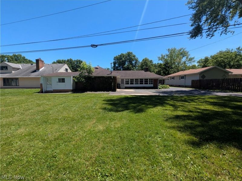 6986 Big Creek Parkway, Middleburg Heights, OH 44130 Photo 11