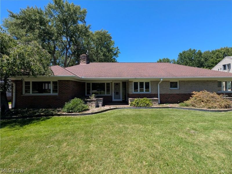 6986 Big Creek Parkway, Middleburg Heights, OH 44130 Photo 2