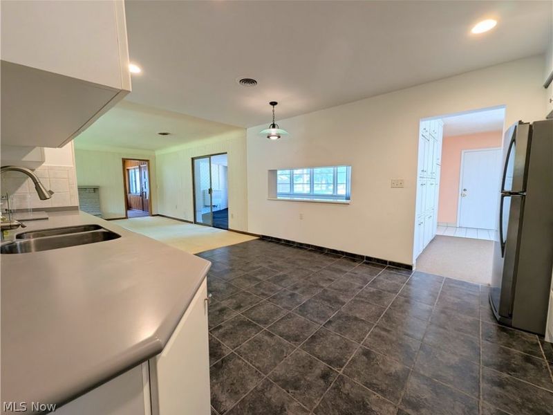 6986 Big Creek Parkway, Middleburg Heights, OH 44130 Photo 21