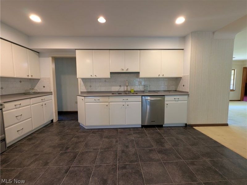 6986 Big Creek Parkway, Middleburg Heights, OH 44130 Photo 24