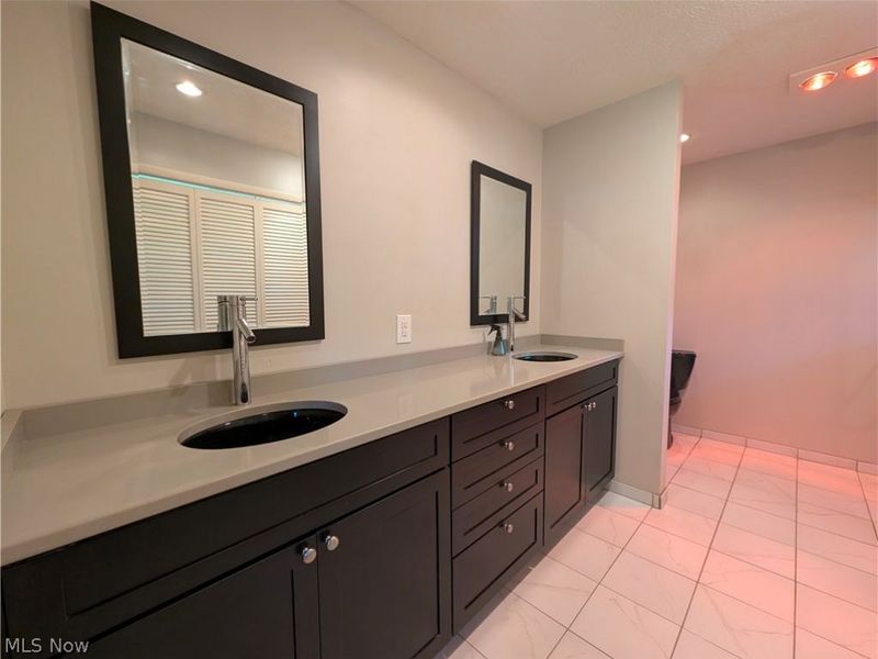 6986 Big Creek Parkway, Middleburg Heights, OH 44130 Photo 45