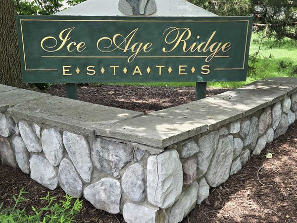 2 Snowflake Court, Madison, WI 53719