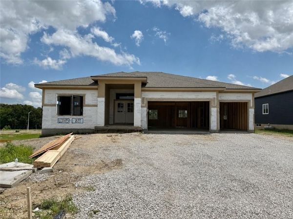 7633 N Booth Avenue, Kansas City, MO 64158