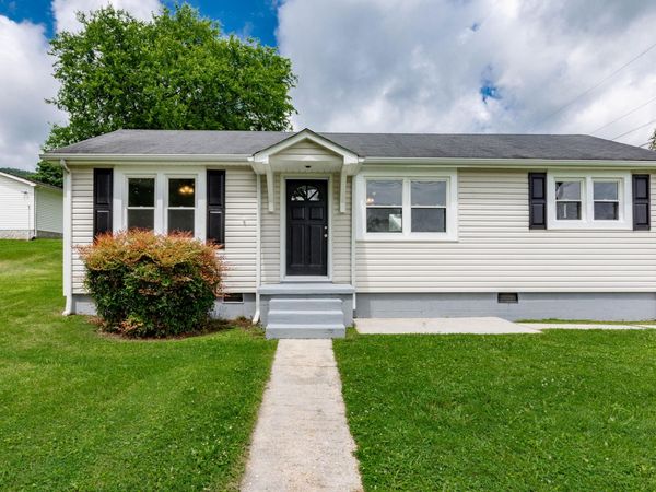 11353 N Oak Street, Soddy Daisy, TN 37379