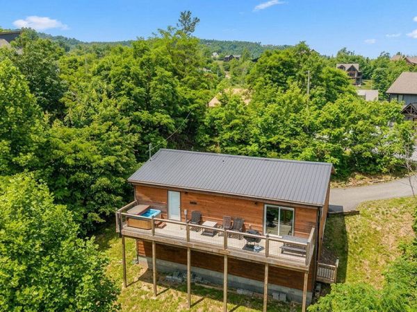 628 Pinecrest Drive, Gatlinburg, TN 37738