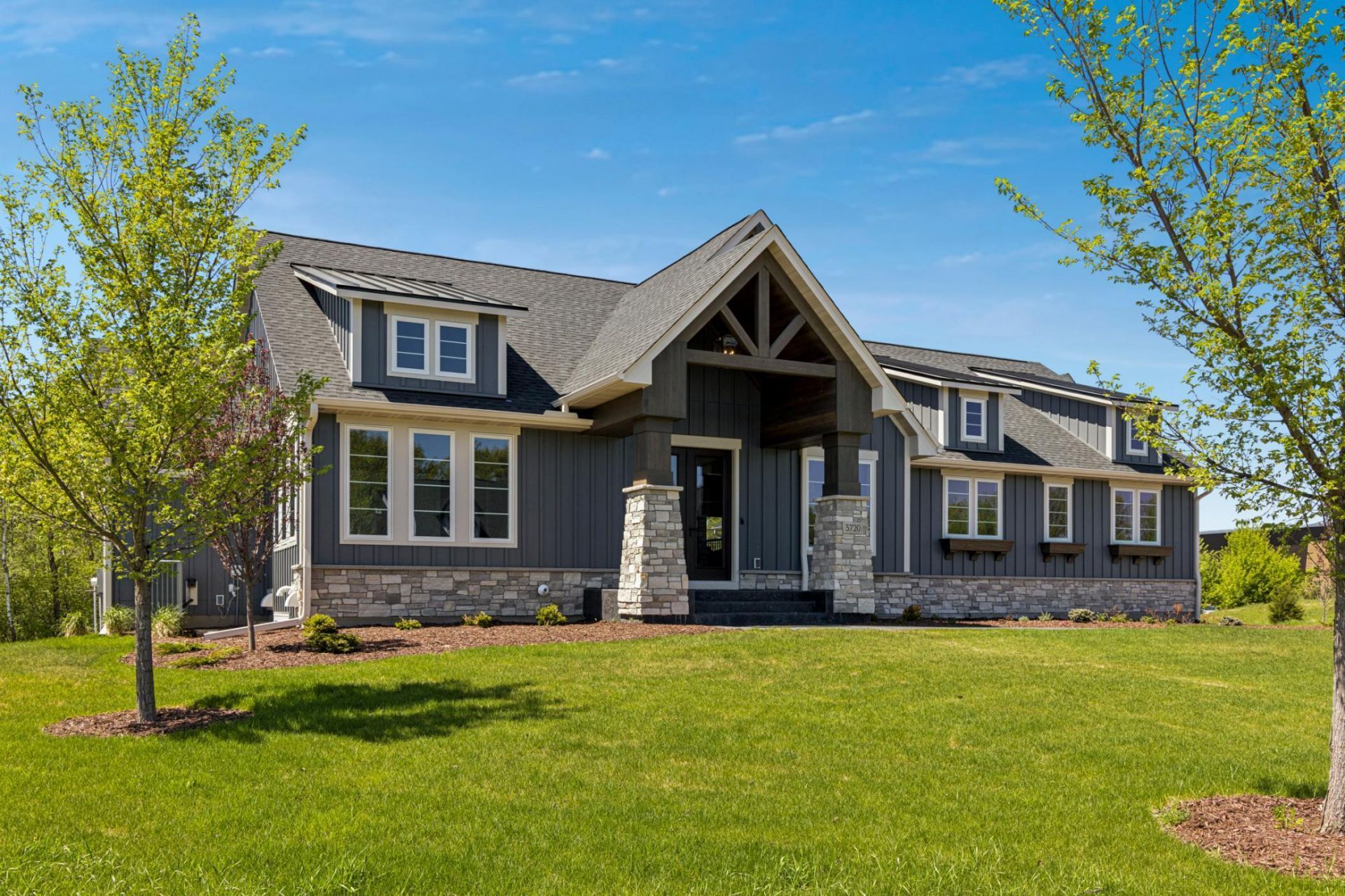 5720 57th Place N, Lake Elmo, MN 55042