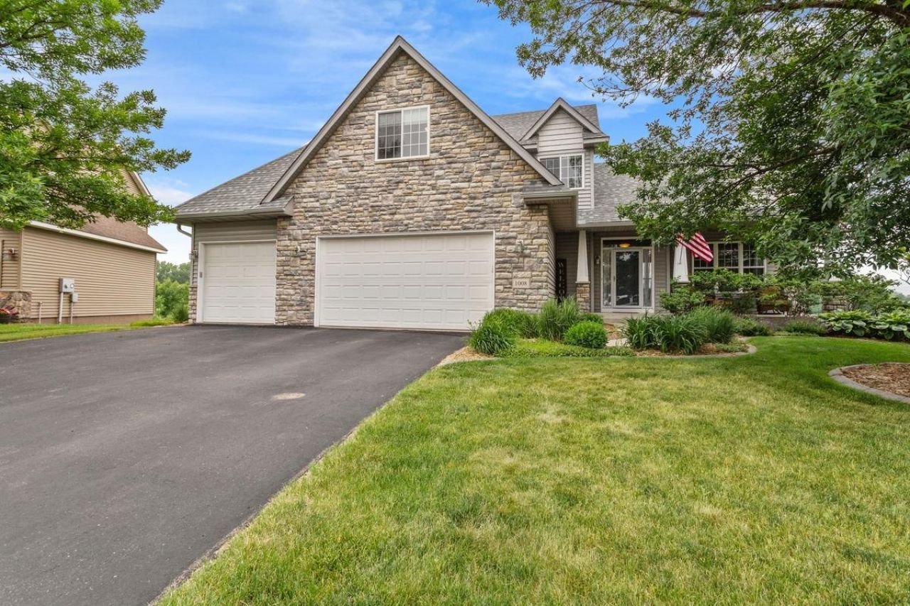 1008 9th Street Court SE, New Prague, MN 56071