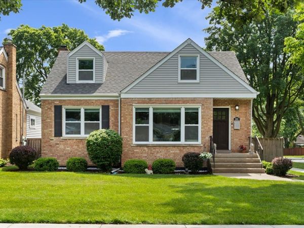 201 N Maple Street, Mount Prospect, IL 60056