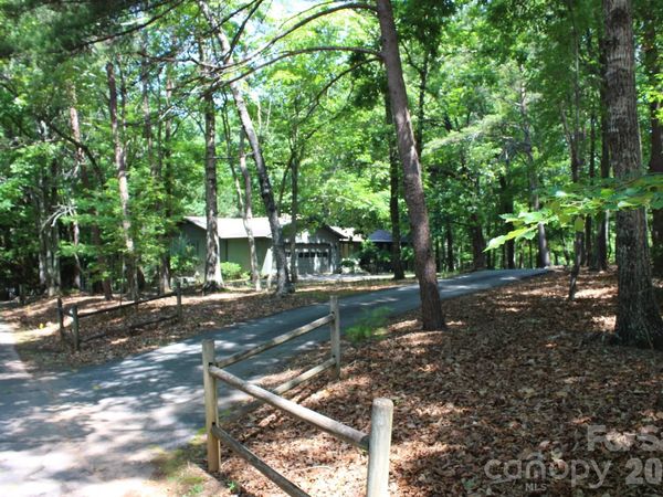 30 Oak Lane , Columbus, NC 28722