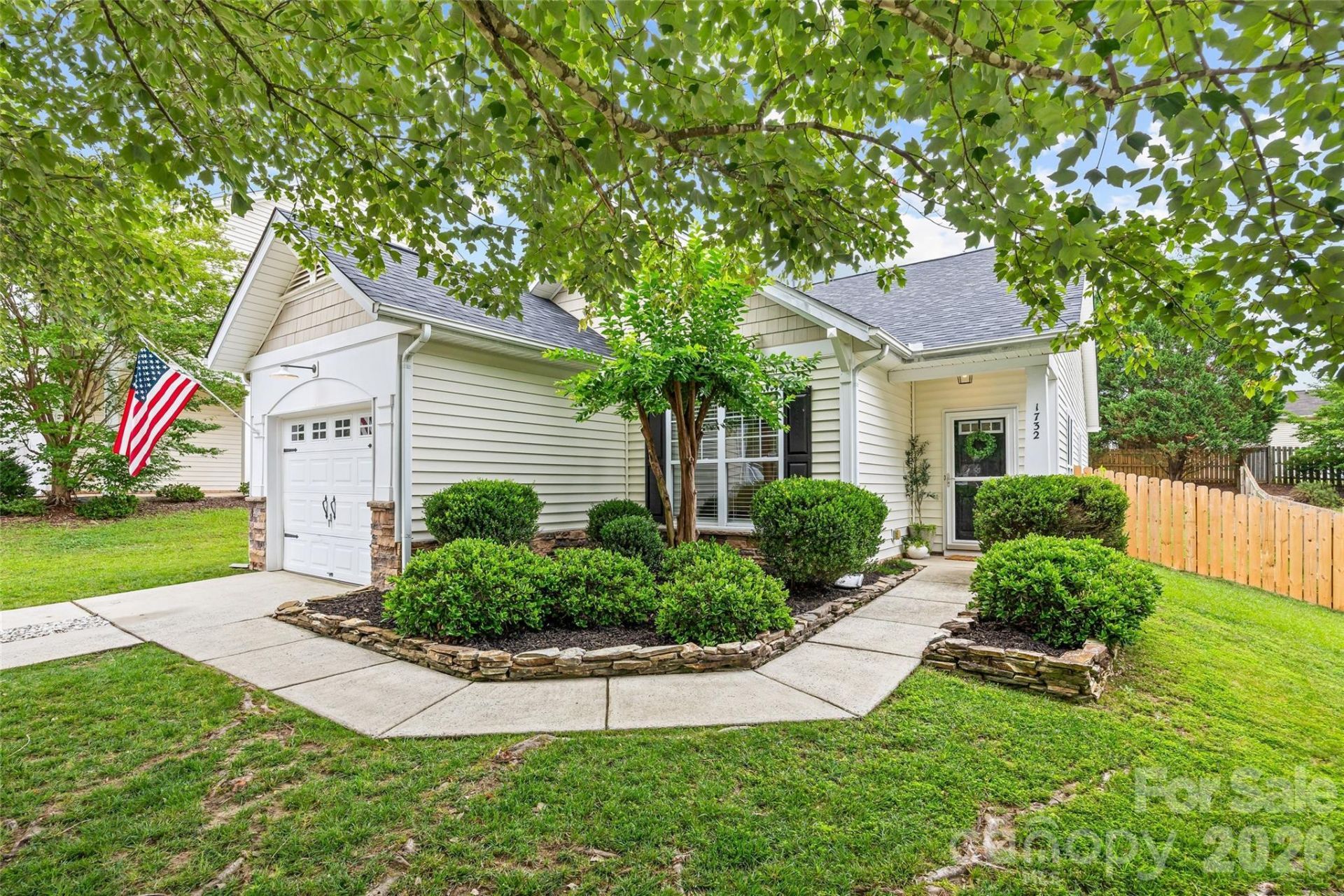 1732 Crabapple Tree Lane, Charlotte, NC 28214 Main Photo