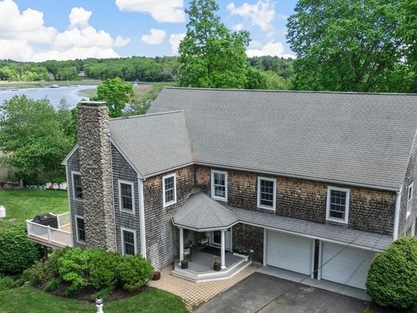 102 Riverside Circle, Marshfield, MA 02050