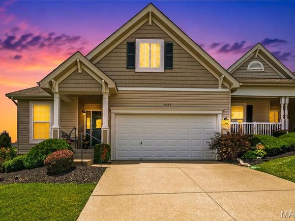 1427 Colonial Drive, St Charles, MO 63304