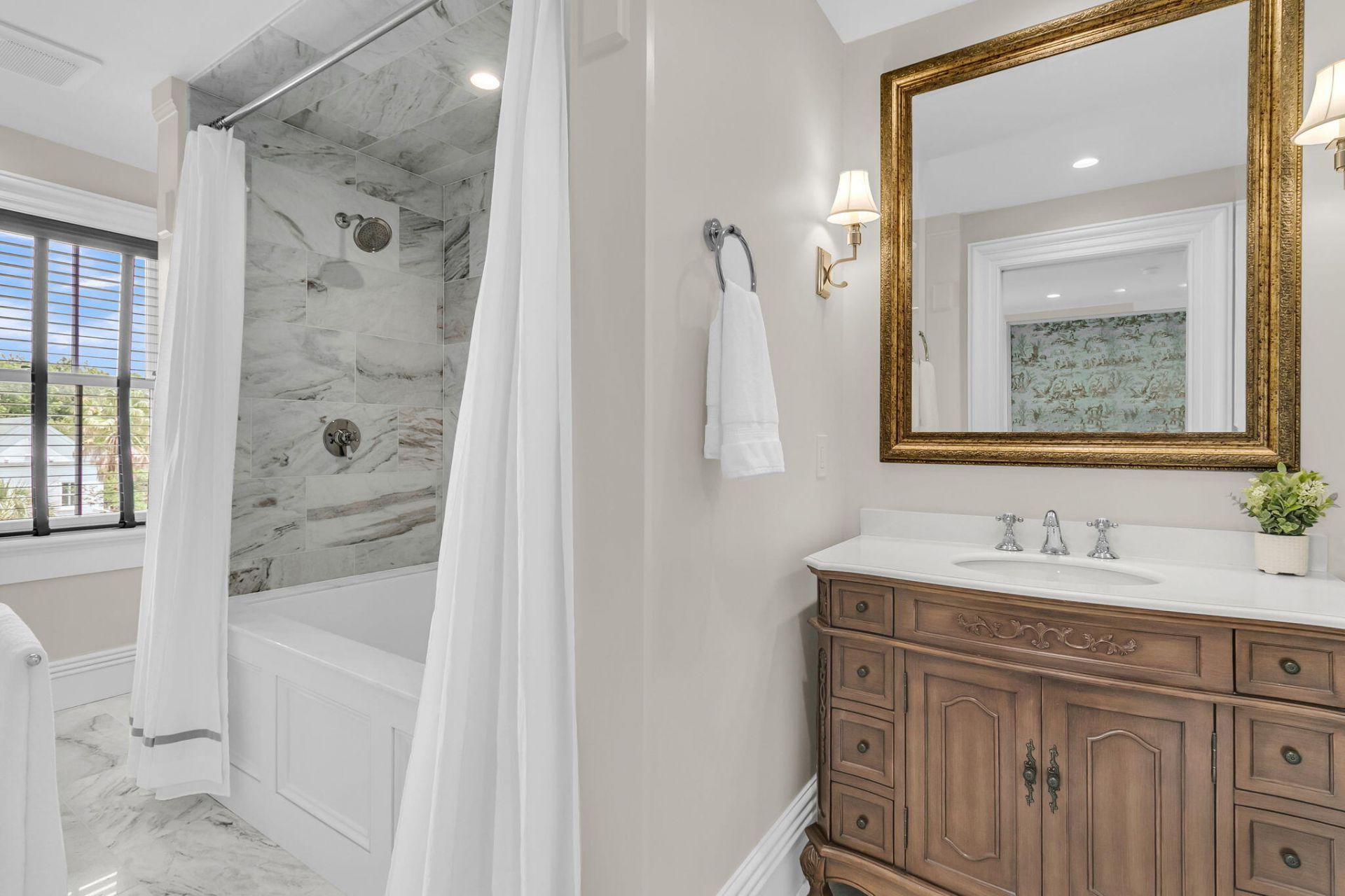 126 Ionsborough Street Photo 40