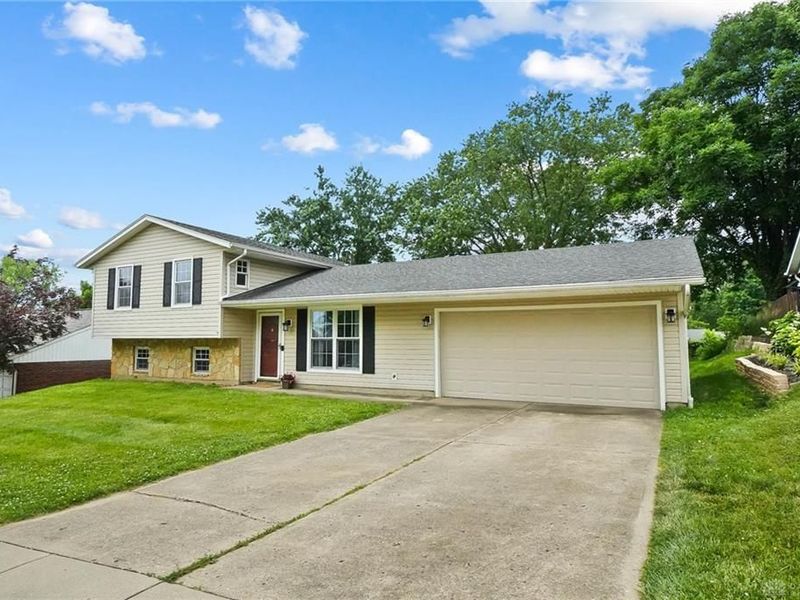 205 Evergreen Drive, Springboro, OH 45066 Photo 2