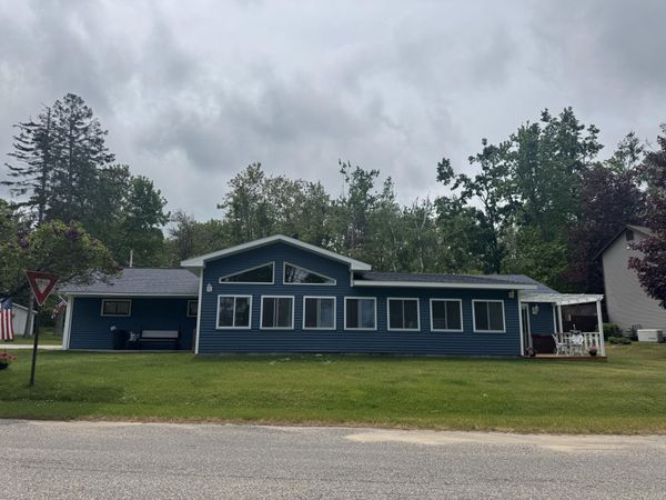 15105 Beaumont Drive, Cheboygan, MI 49721
