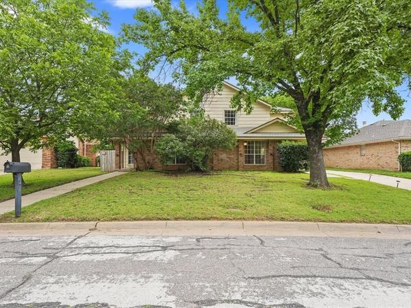 4005 Ridgebrook Drive, Arlington, TX 76015
