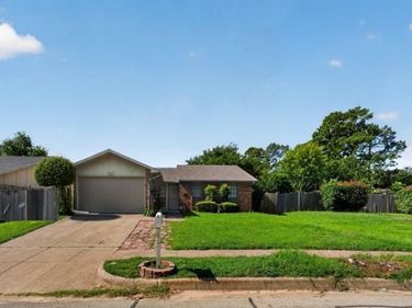 7700 Acapulco Road, Fort Worth, TX 76112