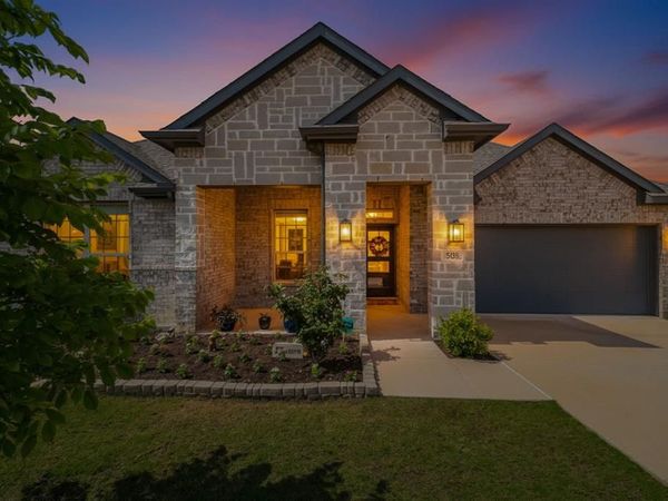 508 Hillcrest Circle, Justin, TX 76247