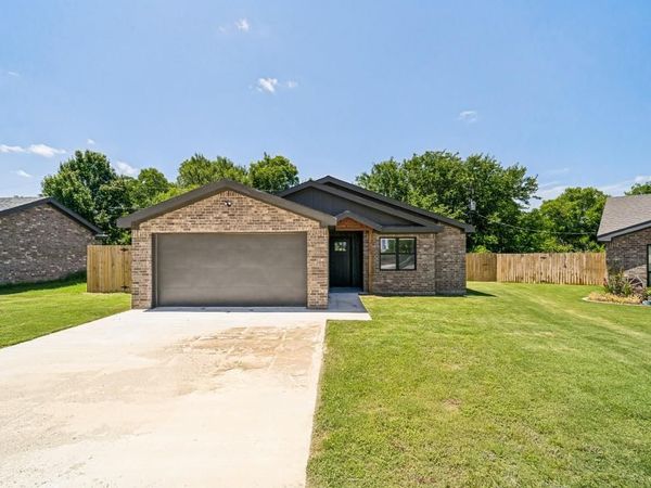 840 Buck Board Drive, De Leon, TX 76444