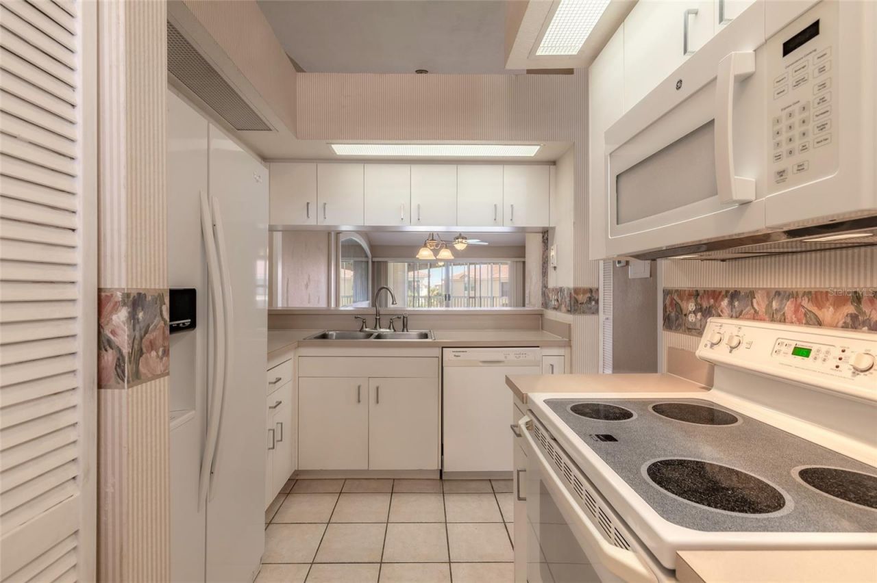 407 Bouchelle Drive, Unit 303, New Smyrna Beach, FL 32169 Photo